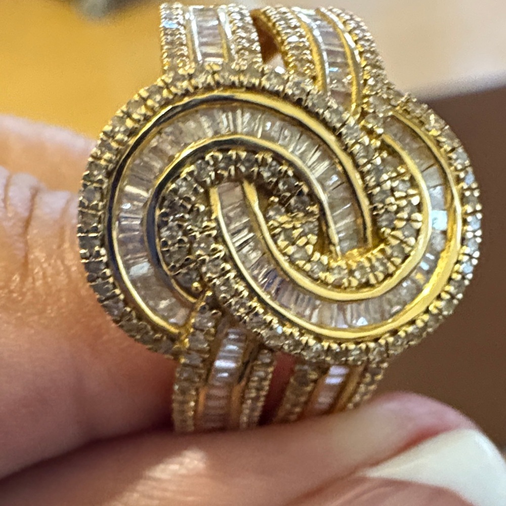 Elegant 18k Gold 1.5 carat with certificate Women's Ring